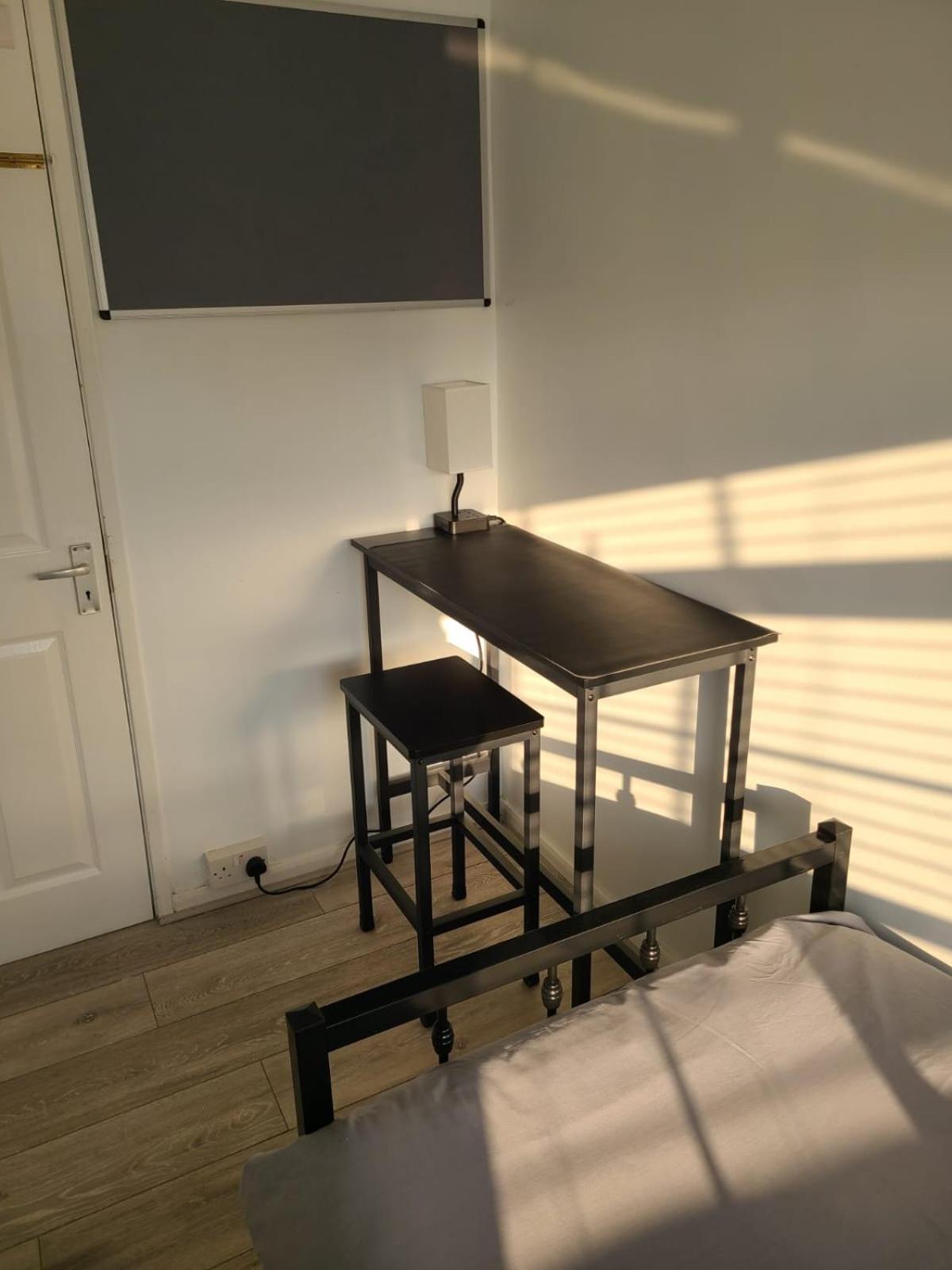 Gatwick Single Homestay Ifield