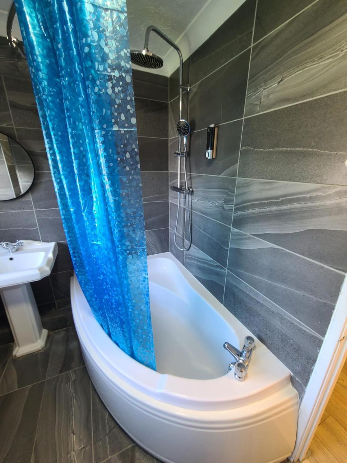 Gatwick Single Homestay *